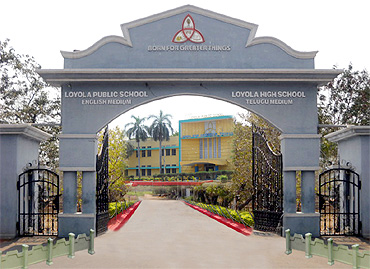 loyola-school-building-guntur